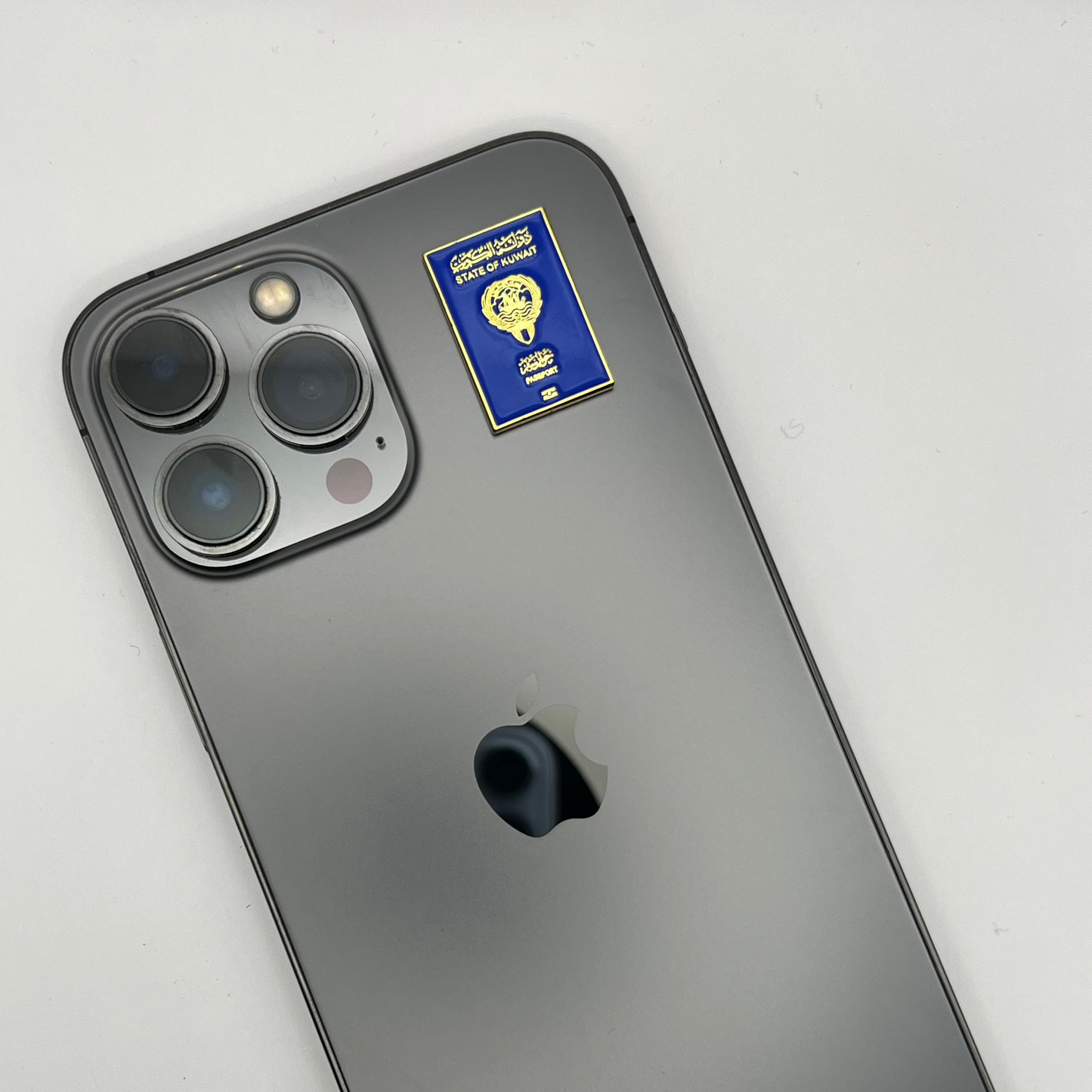 KUWAITI PASSPORT METAL PIN